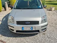 Usata Ford Fusion 68 CV (50 kW) 2003 Grigio Utilitaria