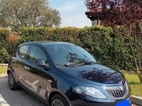 Usata Lancia Ypsilon 69 CV (50 kW) 2020 Blu Utilitaria