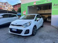 Usata Kia Rio 75 CV (55 kW) 2015 Bianco Berlina