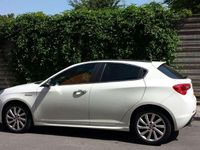 Usata Alfa Romeo Giulietta Distinctive 105 CV (77 kW) 2014 Bianco Utilitaria