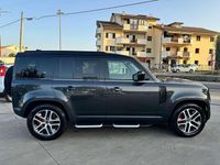 Usata Land Rover Defender SE Dynamic 200 CV (147 kW) 2023 Grigio SUV