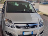 Usata Opel Zafira 2011 Grigio Monovolume