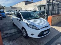 Usata Ford Fiesta Titanium 97 CV (71 kW) 2011 Bianco Utilitaria