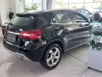 Usata Mercedes GLA180 109 CV (80 kW) 2018 Nero osiidiana SUV