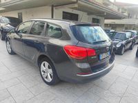 Usata Opel Astra 140 CV (102 kW) 2013 Gray Station wagon