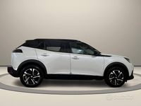 Usata Peugeot e-2008 GT 100 kW (136 CV) 2021 Bianco / perlato SUV