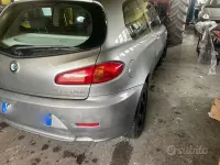 Usata Alfa Romeo 147 105 CV (77 kW) 2006 Grigio Utilitaria