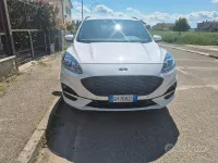 Usata Ford Kuga ST-Line X 120 CV (88 kW) 2022 Bianco SUV