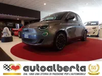 Usata Fiat 500e La Prima 86 kW (118 CV) 2022 Mineral grey Utilitaria