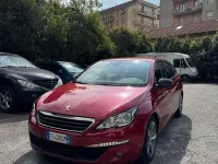 Käytetty Peugeot 308 Business-Line 92 HP (67 kW) 2015 Punainen Sedan