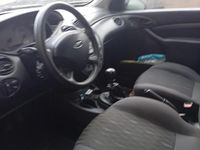 Begagnad Ford Focus 116 HK (85 kW) 2004 Grå Sedan
