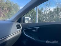 Usata Volvo V40 115 CV (84 kW) 2015 Nero Station wagon