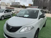 Usata Lancia Ypsilon Gold 69 CV (50 kW) 2018 Grigio Utilitaria