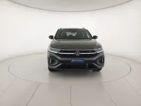 Usata VW T-Roc R-line 150 CV (110 kW) 2023 Indium grey metallizzato nero SUV