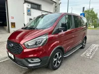 Usata Ford Tourneo Active 185 CV (136 kW) 2021 Rosso carmine metallizzato Monovolume