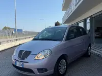 Usata Lancia Ypsilon 60 CV (44 kW) 2010 Viola Utilitaria
