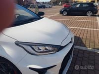 Usata Toyota Yaris 120 CV (88 kW) 2021 Bianco Berlina
