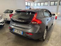 Usata Volvo V40 Summum 115 CV (84 kW) 2012 Nero Utilitaria