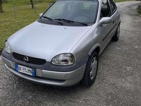 Usata Opel Corsa Edition 54 CV (39 kW) 2000 Berlina