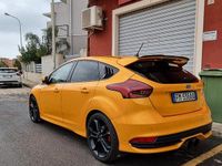 Usata Ford Focus ST 250 CV (183 kW) 2017 Giallo Berlina