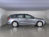 Käytetty Skoda Octavia Ambition 116 HP (85 kW) 2022 Harmaa Farmari