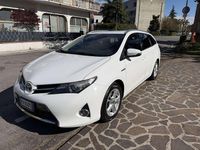 Usata Toyota Auris Hybrid Active 99 CV (72 kW) 2015 Bianco Station wagon