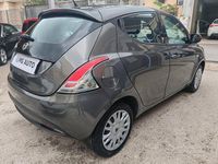 Usata Lancia Ypsilon 69 CV (50 kW) 2014 Grigio Utilitaria