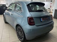 Usata Fiat 500e La Prima 42 kW (58 CV) 2021 Glacier blue metallizzato Utilitaria