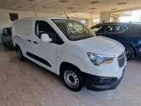 Begagnad Opel Combo 100 HK (73 kW) 2019 Vit Minibuss