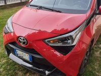Usata Toyota Aygo Connect Style 72 CV (52 kW) 2020 Rosso Utilitaria