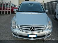 Usata Mercedes R320 Sport 224 CV (164 kW) 2006 Grigio Monovolume