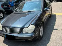 Usata Mercedes C220 122 CV (89 kW) 2004 Bluazzurro Berlina
