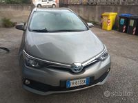 Usata Toyota Auris Hybrid 99 CV (72 kW) 2018 Grigio Station wagon