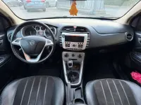 Usata Lancia Delta 120 CV (88 kW) 2010 Grigio Utilitaria