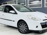 Usata Renault Clio II Luxe 75 CV (55 kW) 2010 Bianco Berlina