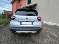 Usata Renault Captur 110 CV (80 kW) 2018 Grigio SUV