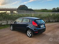 Usata Ford Fiesta Titanium 75 CV (55 kW) 2013 Blu Utilitaria