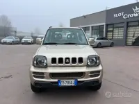 Usata Suzuki Jimny 85 CV (62 kW) 2010 Giallo SUV