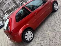 Usata Ford Fiesta Ghia 80 CV (58 kW) 2008 Rosso Utilitaria