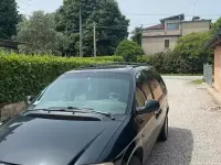 Usata Chrysler Voyager 141 CV (103 kW) 2002 Nero Monovolume
