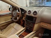 Usata Mercedes ML320 224 CV (164 kW) 2006 Nero SUV