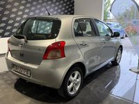 Usata Toyota Yaris 69 CV (50 kW) 2007 Argento Utilitaria