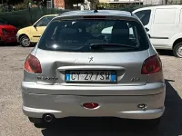 Usata Peugeot 206 75 CV (55 kW) 2006 Argento Berlina