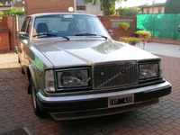Usata Volvo 264 140 CV (102 kW) 1976 Oro Berlina