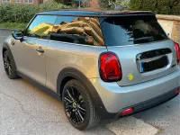 Usata Mini Cooper SE 75 kW (102 CV) 2023 Grigio Utilitaria
