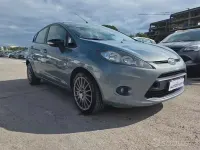 Usata Ford Fiesta Titanium 92 CV (67 kW) 2010 Blu Berlina