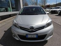 Usata Toyota Yaris Lounge 69 CV (50 kW) 2014 Grigio Utilitaria