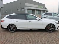 Usata BMW 520 M Sport 197 CV (144 kW) 2024 Mineral white metallizzato Station wagon
