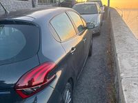 Usata Peugeot 208 68 CV (50 kW) 2016 Blu Utilitaria