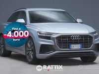 Usata Audi Q8 Sport 231 CV (169 kW) 2023 Argento satellite SUV